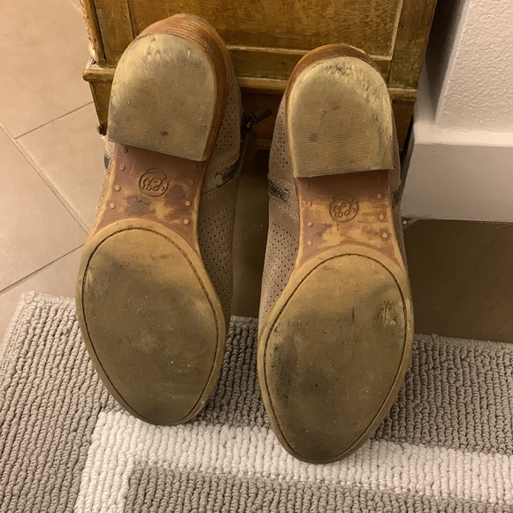 Lucky brand ankle booties - Picture 4 of 4